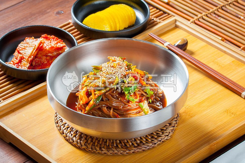 메밀,메밀비빔국수,비빔국수,메밀국수,국수,면,요리,면요리,소면,메밀요리,건강식,영양식,별미,간편식,식사,참깨,야채,채소,식재료,단무지,김치,음식,한국음식,음식점,분식,분식점,식당,한식,매콤,메밀면,전통음식,민속음식,한국요리,전통요리,민속요리,양념장,비빔장,맛집,계절메뉴,계절음식,비빔양념장,국수요리,건강음식,영양음식,양념,양념소스,비빔소스,점심식사,저녁식사,비빔면,비빔국수양념장,비빔국수소스,food,쫄면,메밀쫄면