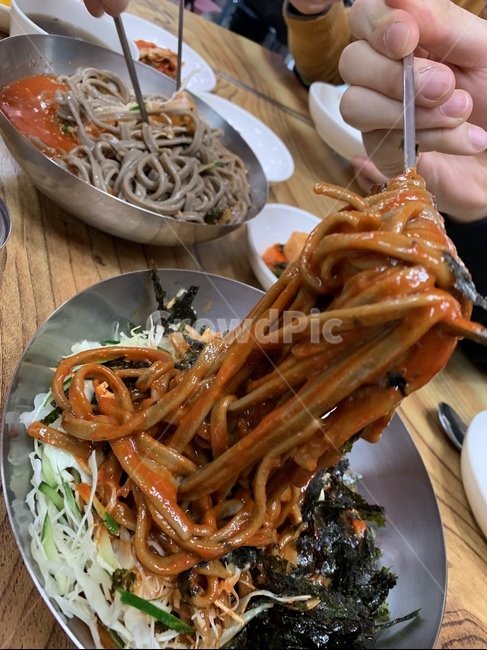 막국수,국수,젓가락,음식,요리,비빔국수,메밀국수,메밀,비빔,비빔면