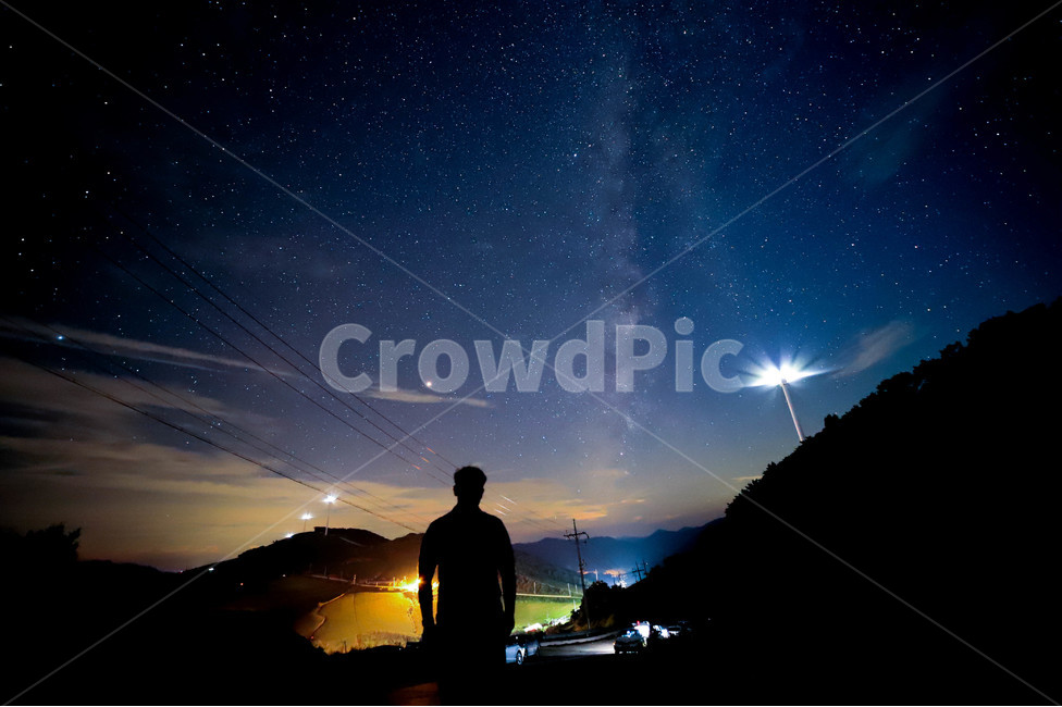 은하수,강원도,안반데기,별,밤하늘,하늘,밤,뒷모습,야경,밤,풍경,nightscape,night,landscape,사람,인물,인간,human,person,남성,남자,man,male,인물실루엣,사람실루엣,character silhouette,human silhouette,nature,자연,outdoors,옥외