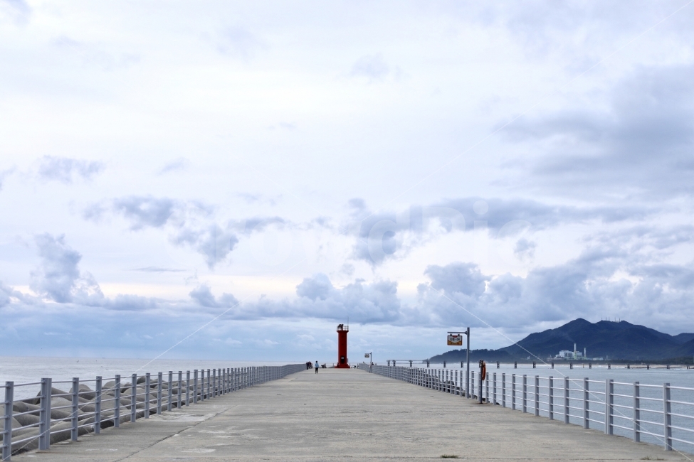 바다,sea,등대,lighthouse,동해,강릉,풍경,자연,풍경,nature,landscape,등대,lighthouse,water,물,waterfront,워터 프론트,port,포트,pier,교각