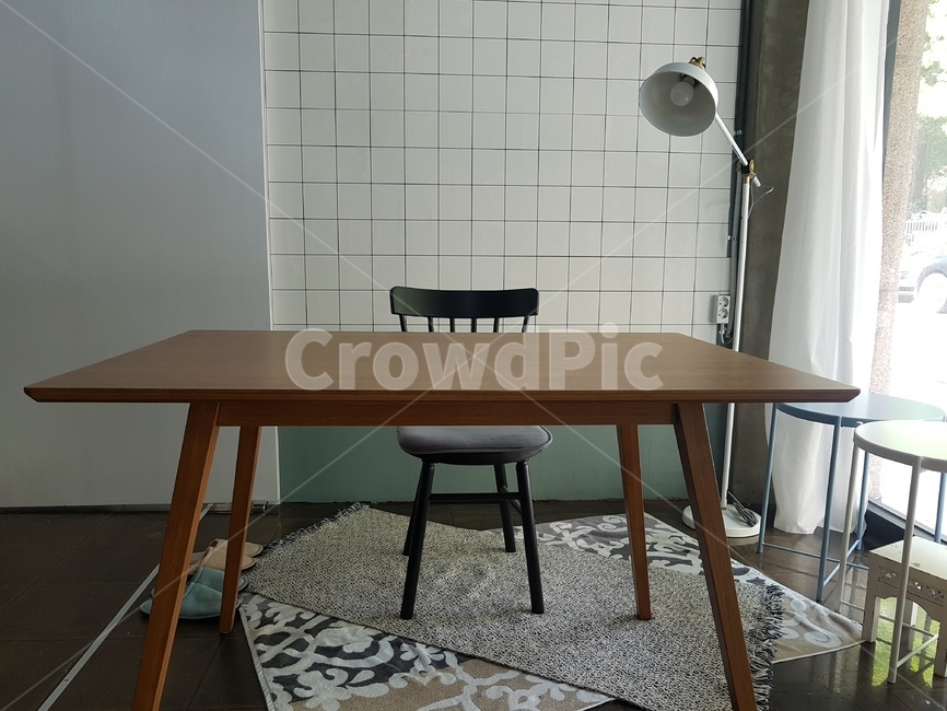 의자,테이블,스텐드,원목테이블,화이트,인테리어,실내디자인,interior design