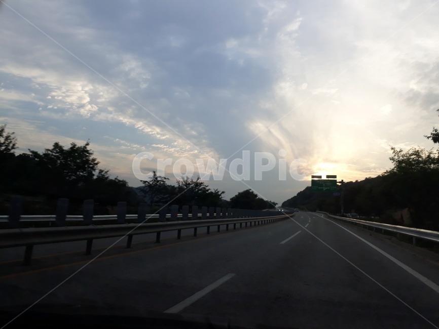 road,도로,highway,고속도로,freeway,고속도로,아스팔트,asphalt,노을,하늘,sky,퇴근,blue