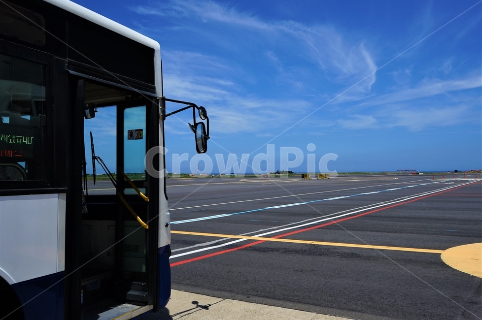 활주로,제주공항,도착,여행,runway,airplane,travel,jeju,airport,버스,백미러,교통,교통수단,traffic,transportation