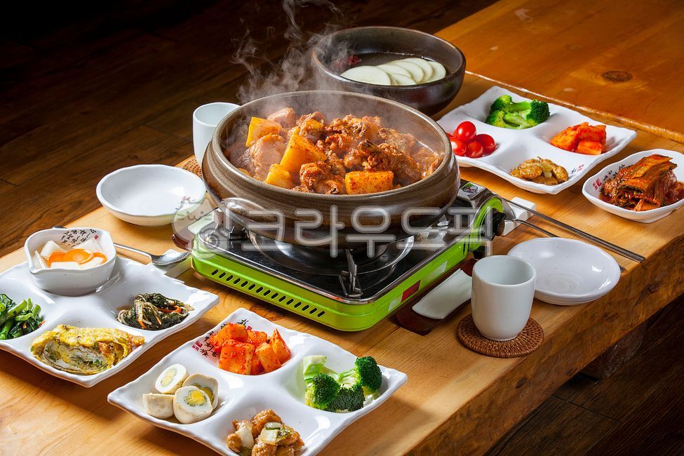 Spoon holder,chicken,Chicken dishes,fruit,Chicken doritang,plate,Korean traditional food,vegetable,potato,Korean food,restaurant,Korean,Native Chicken Bokkeumtang,food,Spicy Chicken Soup,meal,Native chicken,Dongchimi,traditional food,Dak bokkeumtang