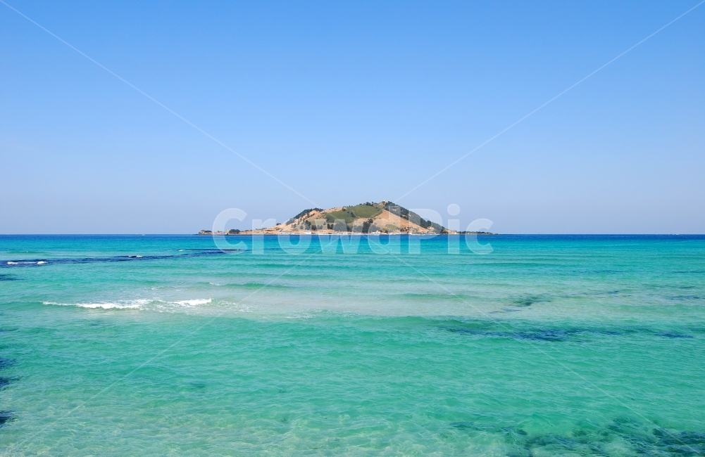 제주도,제주,바다,배경,바탕,백그라운드,배경이미지,풍경,풍경사진,풍경이미지,여름,제주바다,푸른,푸른바다,여행,맑은,해수욕장,협재해수욕장,비양도,섬,휴양지,휴가,휴식,바캉스,하늘,파도,자연,자연,풍경,nature,landscape,한국자연풍경,한국자연경관,korea nature landscape,제주도,jeju,jeju island,outdoors,옥외,land,땅,sea,ocean,대양,water,물,shoreline,해안선,coast,연안
