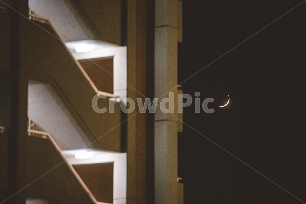 초승달,달,야경,하늘,저녁하늘,밤하늘,banister,난간,handrail,야경,밤,풍경,nightscape,night,landscape