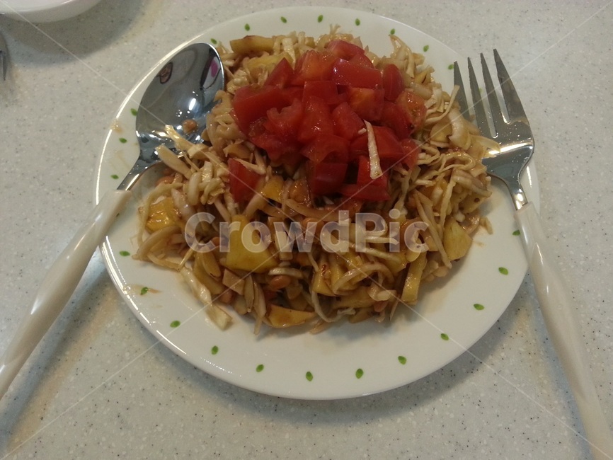 토마토,샐러드,토마토샐러드,저녁식사,아침식사,점심식사,숟가락,포크