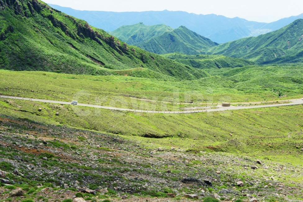 아소산,일본,도로,초원,길,해외,여행,자연,자연,풍경,nature,landscape,해외,외국,세계,foreign,oversea,world,세계자연풍경,해외자연풍경,외국자연풍경,world nature landscape,outdoors,옥외,hill,언덕