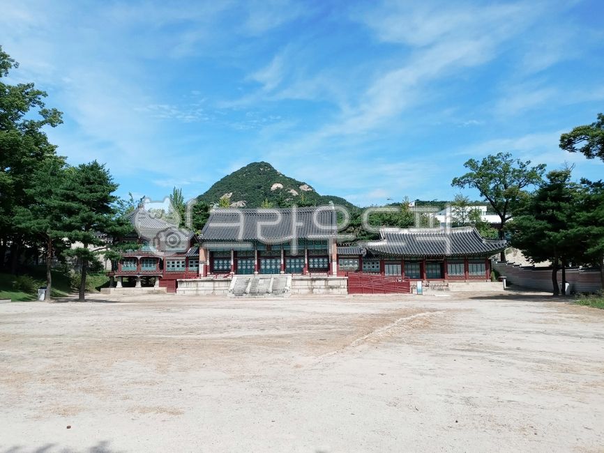Emperor Gojong,koreanculture,building,Historic Site No 117,beautiful,Gyeongbokgung,Korean Empire,Korean history,koreanhistory,Shipbuilding,architecture,palace,Jibokjae,jipokjea,ancient architecture,joseondynasty,Korean culture,koreanempire,Hanok,ruins,kyo