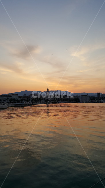 water,물,waterfront,워터프론트,watercraft,marina,마리나,port,dock,독,pier,교각,실루엣,sunrise,일출,포트,nature,자연,outdoors,옥외,sunset,dawn,새벽,redsky,붉은하늘,dusk,sky,황혼,하늘