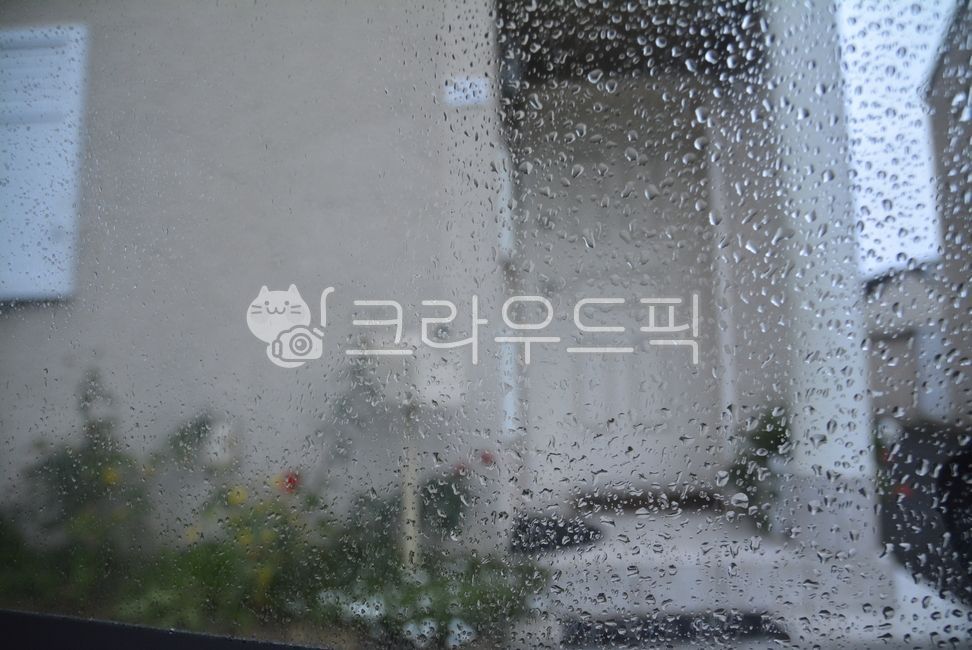 비오는풍경,자연,풍경,비,비오는날,감성,feeling,rain,창밖,창문,차안,빗길,빗길운전,빗물,문,기다림,건물