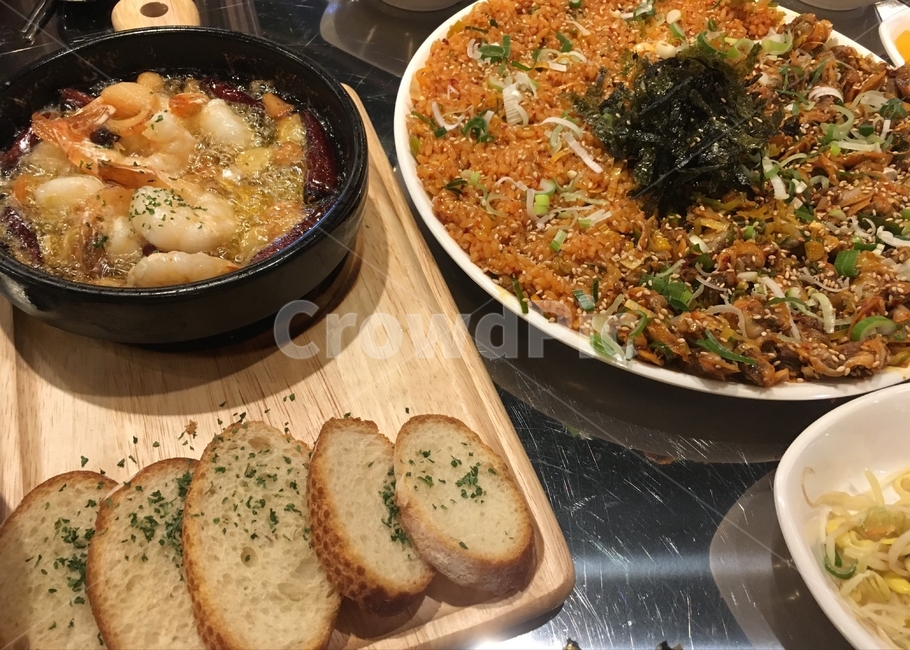 한식,음식,food,꼬막비빔밥,감바스,바게트,꼬막,새우,마늘,빵