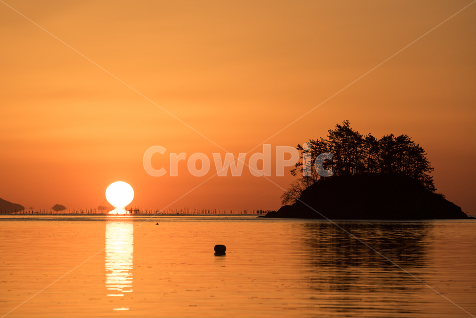 남해,일출,해돋이,남해솔섬,여명,바다,추도,자연,풍경,nature,landscape,outdoors,옥외,dusk,황혼,sunset,일몰,dawn,새벽,sky,하늘,red sky,붉은 하늘