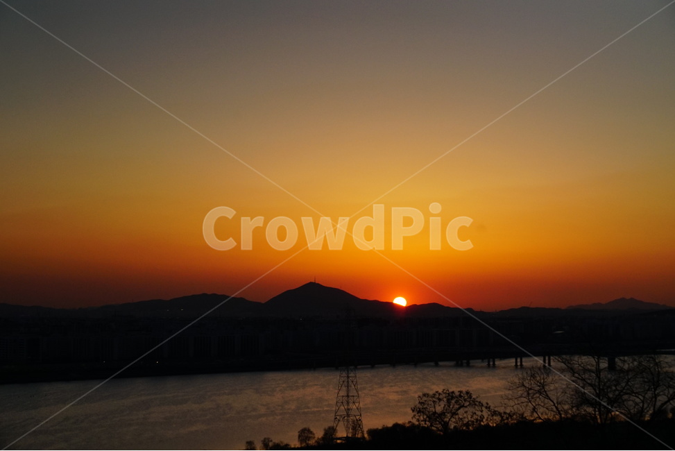 일몰,하늘,노을,구름,석양,자연,풍경,nature,landscape,outdoors,옥외,dusk,황혼,dawn,새벽,red sky,붉은 하늘,sky,sunset