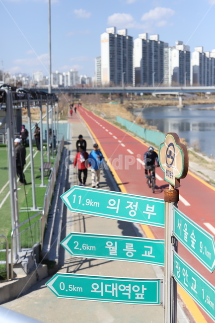 푯말,표지판,알림판,자전거도로,거리