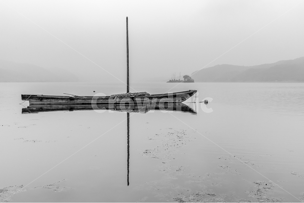 자연,풍경,일출,두물머리,나룻배,안개,흑백,흑백사진,양평,nature,landscape,sunrise,fog,자연,풍경,nature,landscape,한국자연풍경,한국자연경관,korea nature landscape,한국전통,한국문화,korean traditional,korean culture,흑백,모노톤,monochrome,black and white,교통,교통수단,traffic,transportation,vehicle,차량,watercraft,선박
