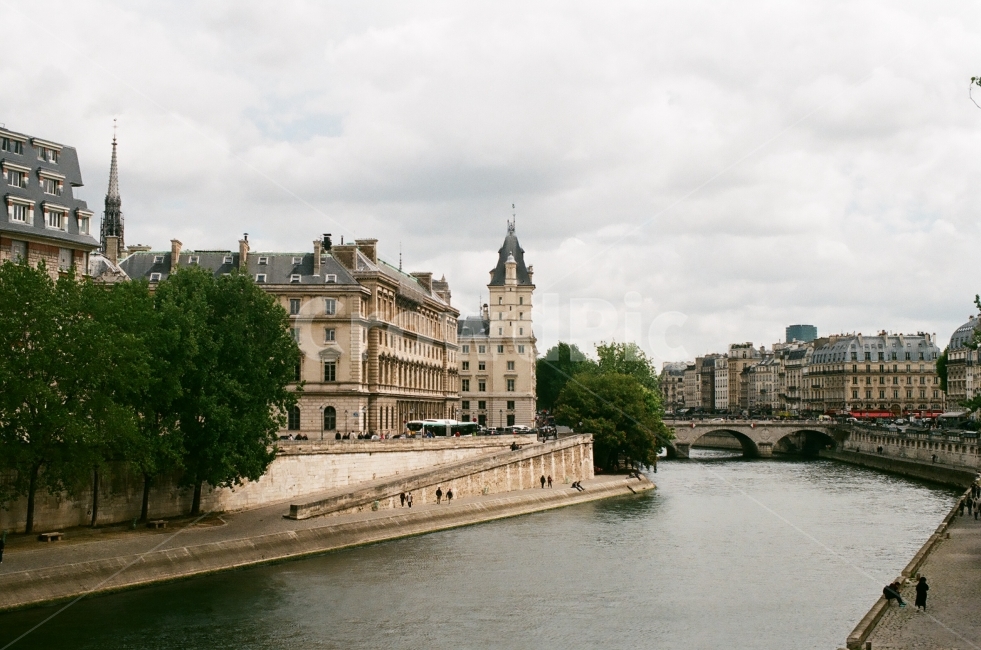필름사진,필름,아날로그,감성사진,프랑스,프랑스여행,여행사진,도시,풍경,city,landscape,해외,외국,세계,foreign,oversea,world,세계도시풍경,해외도시풍경,외국도시풍경,world cityscape,water,물,outdoors,옥외,architecture,건축물,building,건물,castle,성