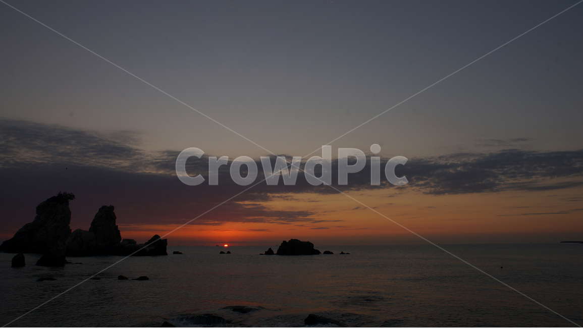 강원도,추암,일출,촛대바위,태양,바다,새벽,구름,자연,풍경,nature,landscape,한국자연풍경,한국자연경관,korea nature landscape,outdoors,옥외,red sky,붉은 하늘,dawn,sunset,일몰,sky,하늘,dusk,황혼