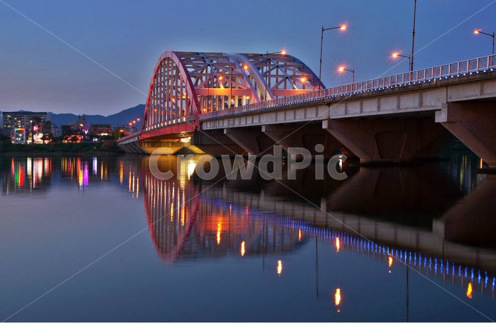 소양2교,소양강,야경,춘천,다리,불빛,조명,반영,building,건물,bridge,architecture,건축물