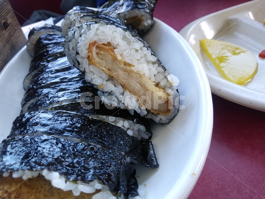돈까스,돈까스김밥,김밥,특이한음식,재밌는음식