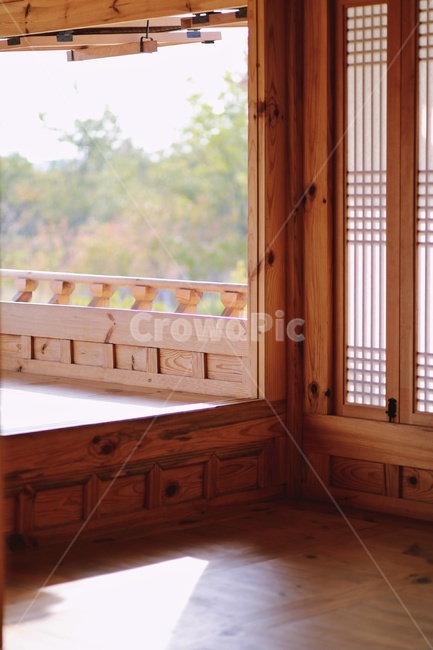 마루,한옥,창호지문,격자문,목조주택,대청마루,햇빛,원목,한국전통,한국문화,korean traditional,korean culture,인테리어,실내디자인,interior design