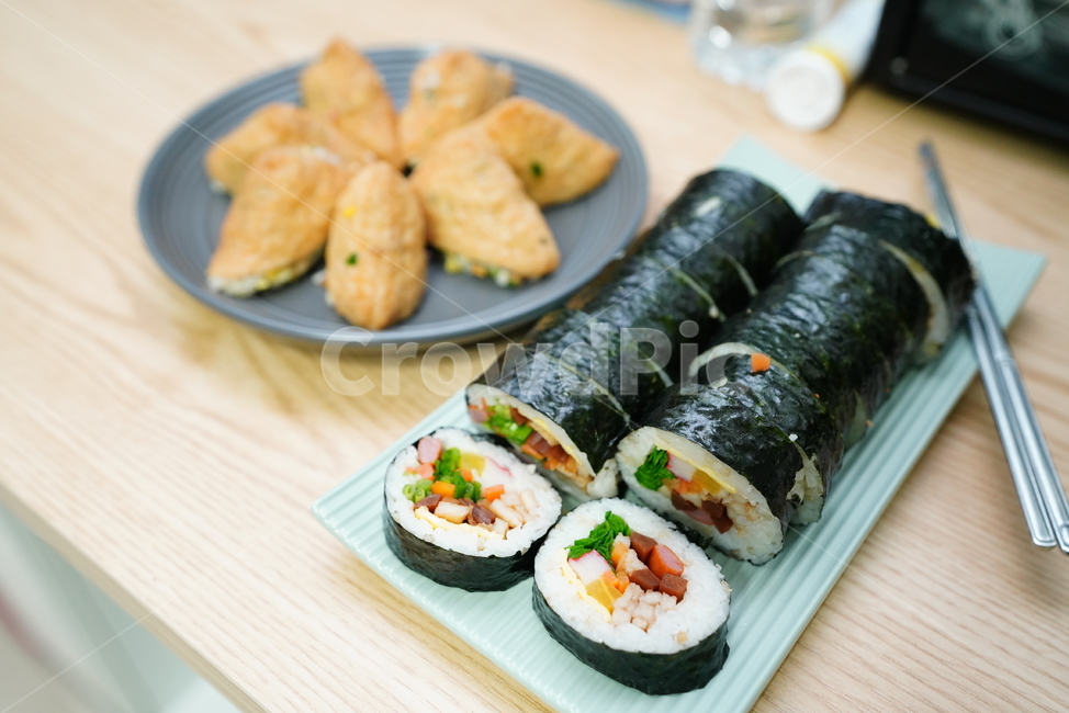 한식,김밥,유부초밥,음식,먹방,먹거리,요리,간식,분식,식사,푸드,집밥,food,음식,식재료,요리,food,cook,meal,dishes,food reserves