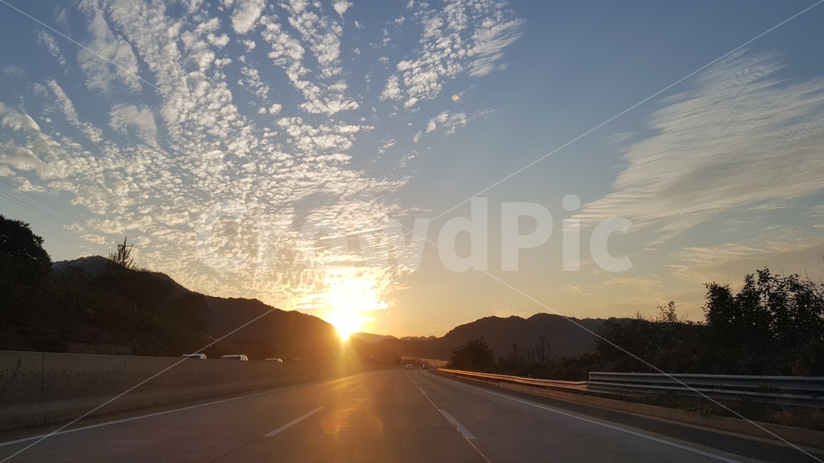 일몰,일출,고속도로,선셋,가을하늘,하늘,교통,교통수단,traffic,transportation,road,도로,sunlight,햇빛