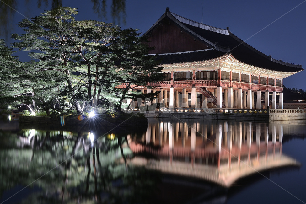 경복궁,경회루,한국전통,고궁,한옥,반영,야경,야경,밤,풍경,nightscape,night,landscape,한국전통,한국문화,korean traditional,korean culture,랜드마크,landmark,tourist attraction,한국랜드마크,한국관광지,한국명소,korea landmark,korea tourist attraction,건축물,건물외관,exterior,building,structure,architecture,construction
