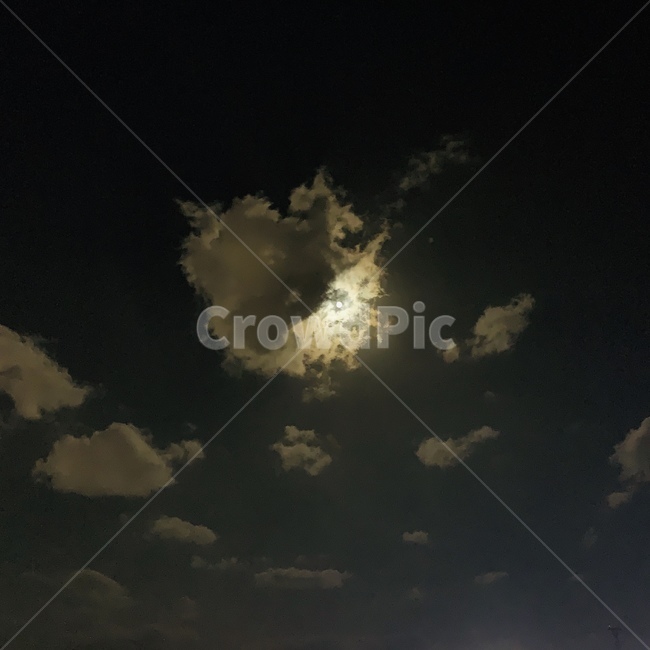 nature,자연,outdoors,옥외,azuresky,푸른하늘,sky,하늘,배경,백그라운드,background,구름,cloud,풍경,landscape,감성,감성사진,feeling,color,sensitivity,색깔,날씨,weather,색상,색채,밤,저녁,dark,달,moon,bright,보름달