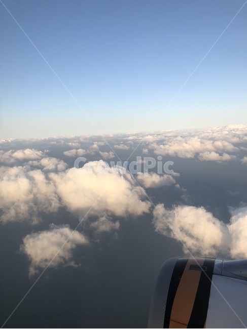 상공,하늘,구름,비행기,수평선,theskyabove,sky,cloud,airplane,horizon,zyoukuu,sora,kumo,hikouki,suiheisen,자연,nature,자연,풍경,nature,landscape,교통,교통수단,traffic,transportation,outdoors,옥외,weather,날씨