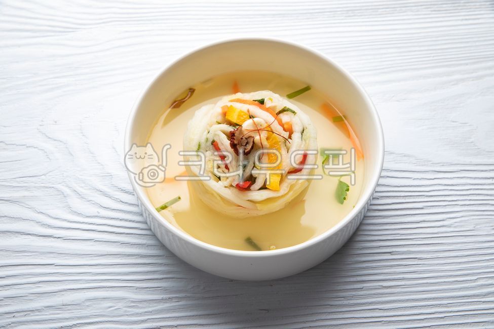 김치,김장,백김치,물김치,배추,음식,요리,반찬,그릇,접시,고명,대추,채소,kimchi,makingkimchi,whitekimchi,waterkimchi,cabbag,napacabbage,foood,sidedish,vegetable,cooking,garnish,배추김치,cabbagekimchi,fall,가을,음식,식재료,요리,food,cook,meal,dishes,food reserves,한식,한국음식,한국요리,korean food,korean dishes,korean meal,korean cook