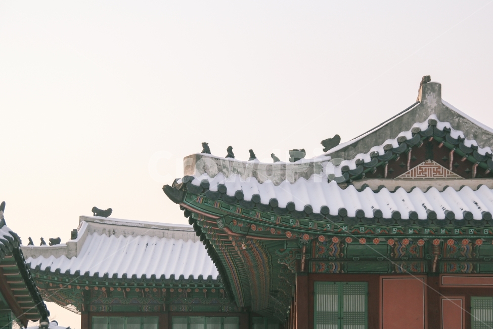 한국전통,겨울,경복궁,전통,한국,고궁,감성사진,겨울,계절,winter,season,한국전통,한국문화,korean traditional,korean culture,랜드마크,landmark,tourist attraction,한국랜드마크,한국관광지,한국명소,korea landmark,korea tourist attraction,건축물,건물외관,exterior,building,structure,architecture,construction