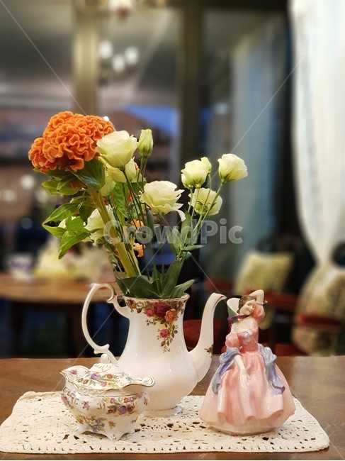 화병,꽃,도자기,장식,장미,카네이션,실내용화초,화분,화초,house plant