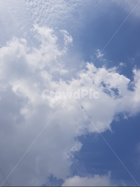 구름,하늘,파란하늘,뭉게구름,하얀구름,cloud,sky,파란색,하얀색,흰색,blue,bluesky,white
