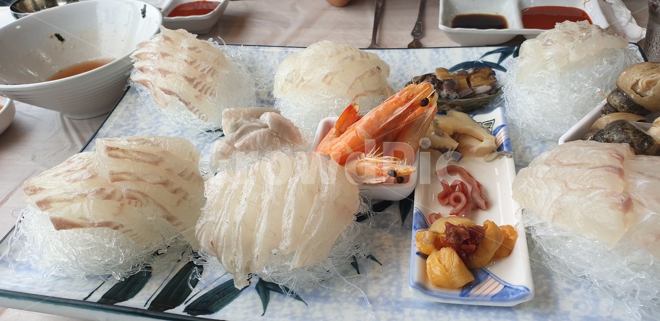 회,스시,광어,우럭,전복,광어회,전복회,우럭회,모듬회,횟집,멍게회,해삼회,멍게,해삼,새우,food