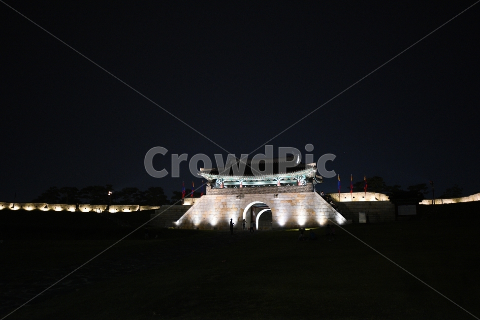 화성,유네스코,야경,랜드마크,감성사진,야경,밤,풍경,nightscape,night,landscape,한국전통,한국문화,korean traditional,korean culture,랜드마크,landmark,tourist attraction,한국랜드마크,한국관광지,한국명소,korea landmark,korea tourist attraction,architecture,건축물,building,건물