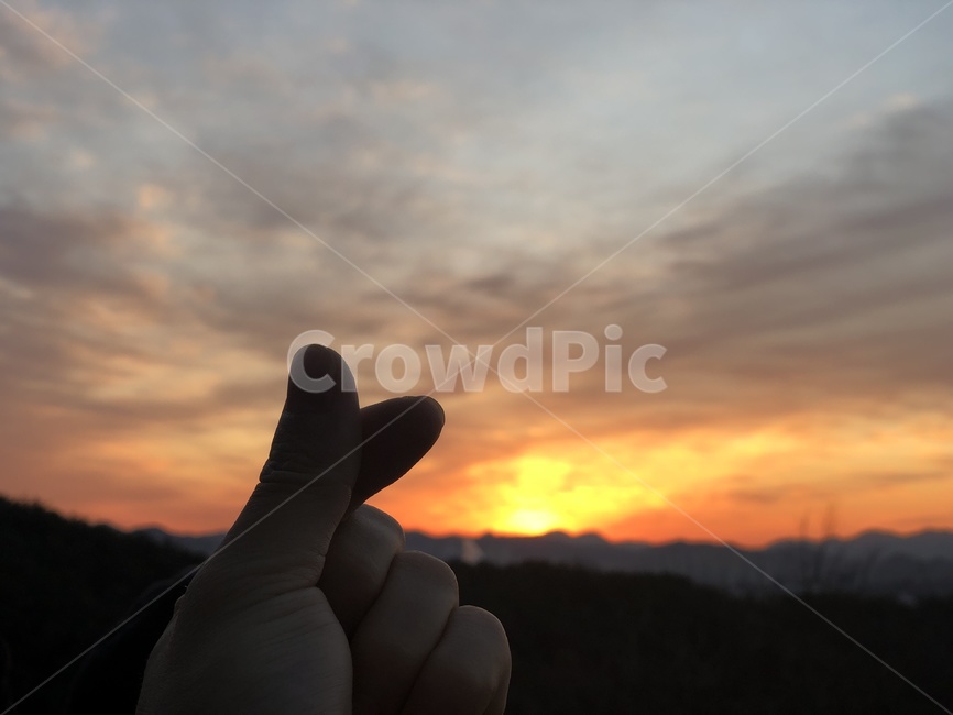 2020년,새해,일출,하트,해맞이,해돋이,finger,sunrise,human,인간,사람,person,손가락