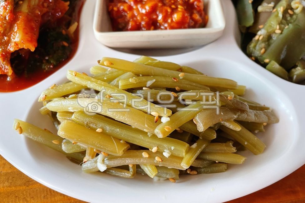 고구마순볶음,고구마줄기볶음,고구마줄기,고구마순,볶음,밑반찬,반찬,밥반찬,음식,요리,식사,식재료,양념,food,dish,cook,meal