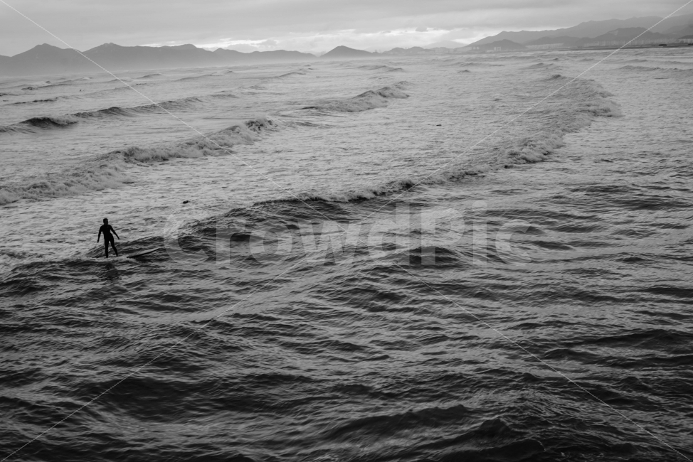 바다,고요,사진,흑백,댜대포,부산,자연,풍경,nature,landscape,사람,인물,인간,human,person,스포츠,레저,운동,sports,leisure,exercise,흑백,모노톤,monochrome,black and white,sea,ocean,대양,outdoors,옥외,water,물