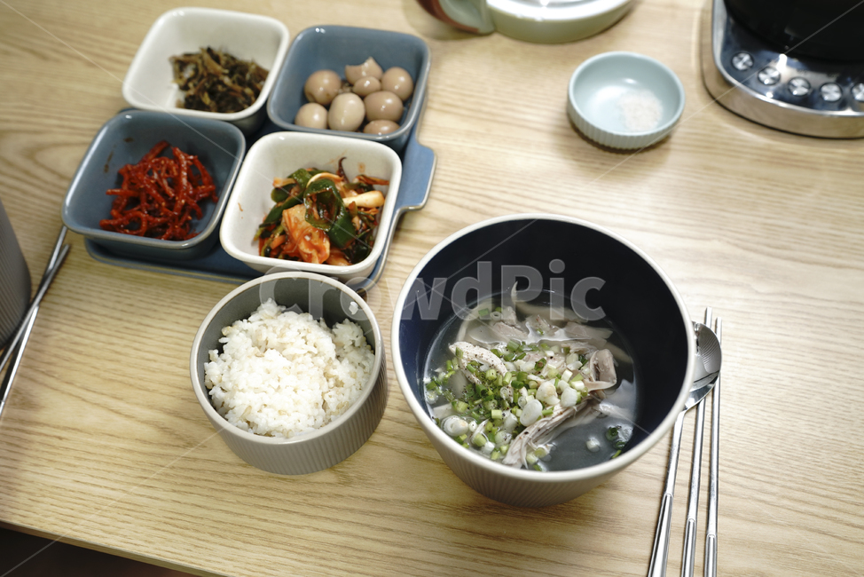 집밥,먹방,닭계장,닭고기,국물,국물요리,식사,음식,한식,닭,밥그릇,그릇,먹거리,푸드,국,음식,식재료,요리,food,cook,meal,dishes,food reserves,한식,한국음식,한국요리,korean food,korean dishes,korean meal,korean cook