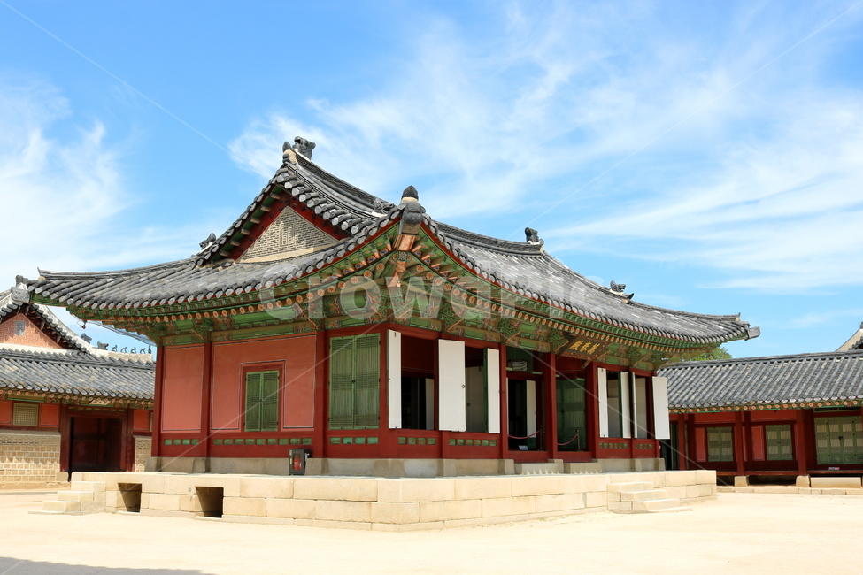 경복궁,고궁,기와지붕,서울,광화문,옛날집,한국전통,한국문화,korean traditional,korean culture,랜드마크,landmark,tourist attraction,한국랜드마크,한국관광지,한국명소,korea landmark,korea tourist attraction,건축물,건물외관,exterior,building,structure,architecture,construction