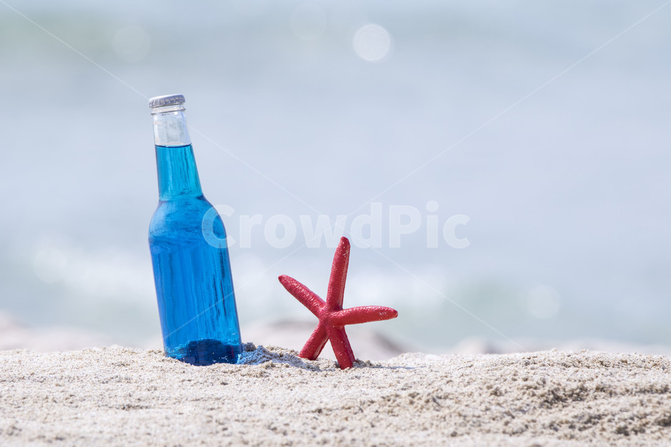 바다,해변,모래사장,음료수,불가사리,여름,백사장,파도,배경,백그라운드,물보라,바닷가,병,쥬스,해변,바다,beach,sea,여행,휴가,traveling,vacation,trip,음료수,drink,beverage,술,주류,alcohol,감성,sensible,feeling,색깔,색상,색채,색감,color sense,color sensitivity,feeling of color,사물,물건,오브젝트,thing,object,matter
