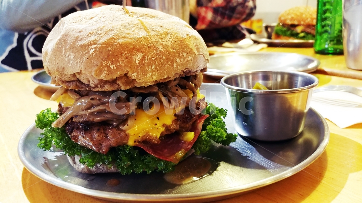 햄버거,수제버거,음식,스텐레스접시,food,음식,식재료,요리,food,cook,meal,dishes,food reserves,양식,서양음식,서양요리,western food,western dishes,western meal,western cook