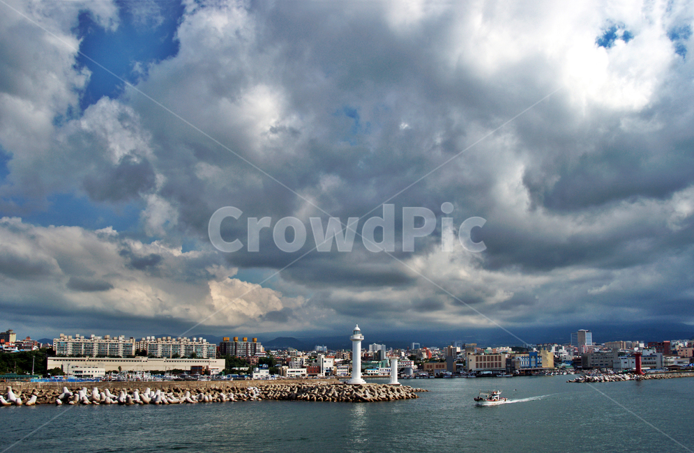 제주항,등대,방파제,구름,출항,바다,등대,lighthouse,제주도,jeju,jeju island,nature,자연,weather,날씨,outdoors,옥외