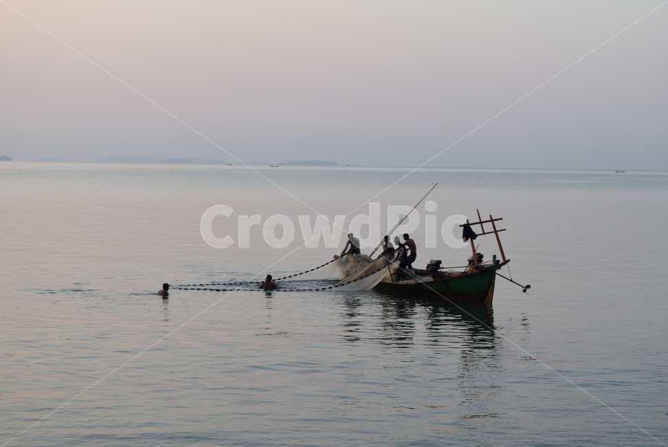 어부,새벽,고기잡이,캄보디아,까엡,새벽바다,안개,잔잔한바다,cambodia,kampot