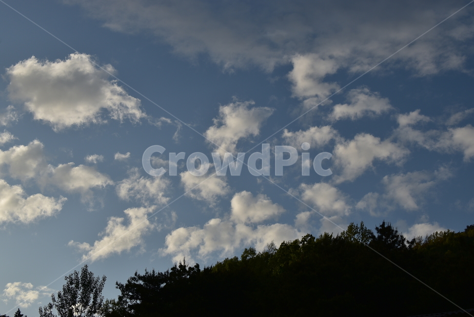 하늘,구름,흩어짐,산,검은산,자연,풍경,nature,landscape,weather,날씨,outdoors,옥외,cloud,cumulus,적운,sky