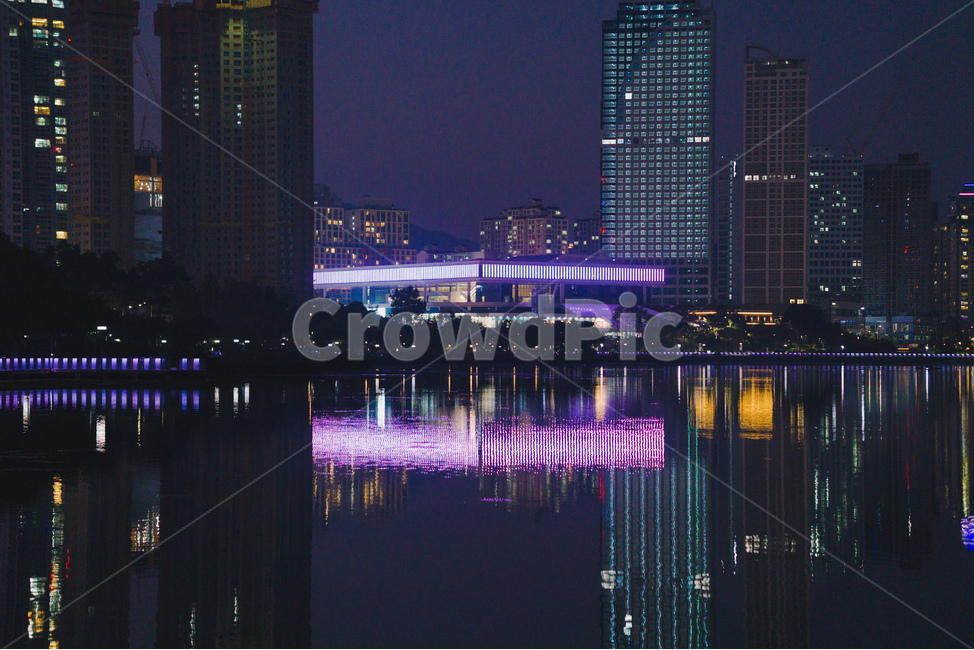 officebuilding,사무실건물,building,건물,물,반사,야경,밤,water,reflect,nightview,night,light,야경,밤,풍경,nightscape,night,landscape,도시,city