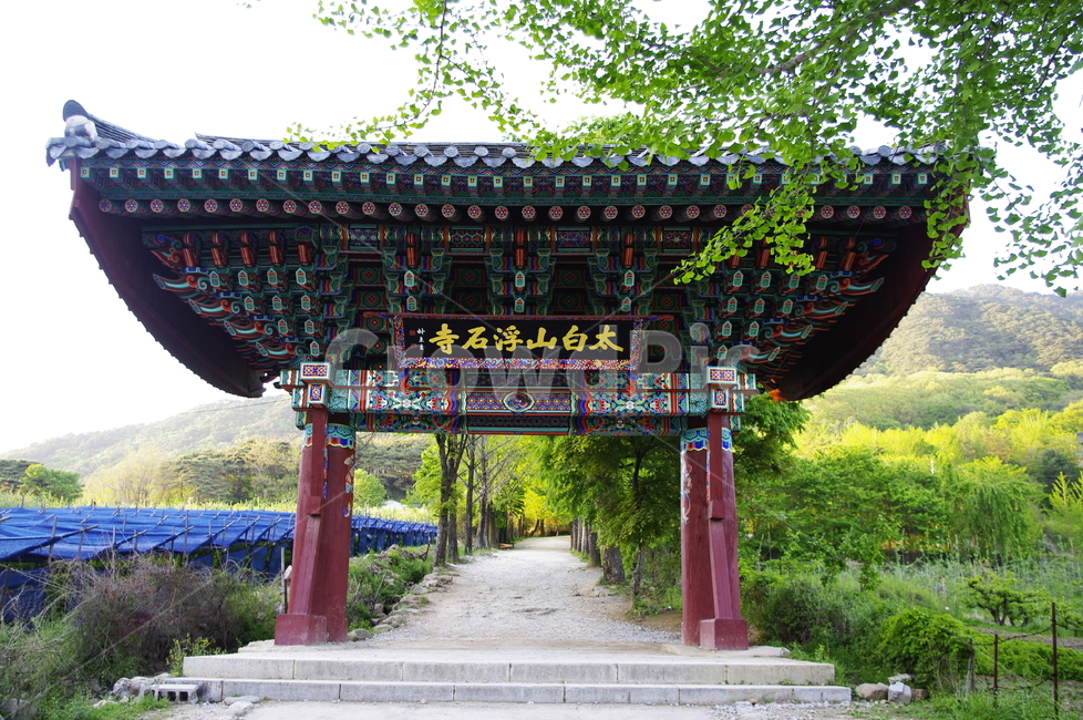 일주문,부석사,사찰,건축,전통건축,traditional,전통,기와지붕,풍경,한국전통,한국문화,korean traditional,korean culture,건축물,건물외관,exterior,building,structure,architecture,construction