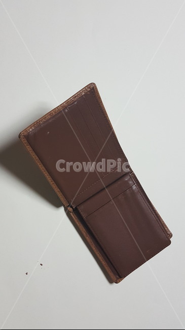 지갑,남자지갑,빈지갑,현금,지폐,가죽지갑,단지갑,금융,돈,finance,banking,money,사물,물건,오브젝트,thing,object,matter,누끼,remove background