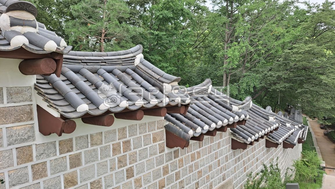 담장,기와,궁궐담장,문화유산,세계문화유산,종묘,jongmyoshrine,worldheritage,wall,stonewall,palacewall,palace,worldheritagesite,rooftile,heritage,seoul,서울,roof,지붕